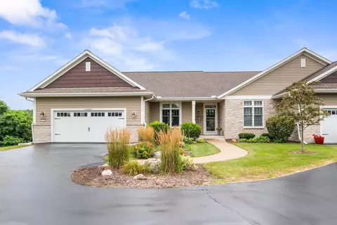 w314n369 Lara, Delafield, WI 53018