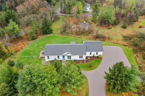 118 Heather, North Prairie, WI 53153