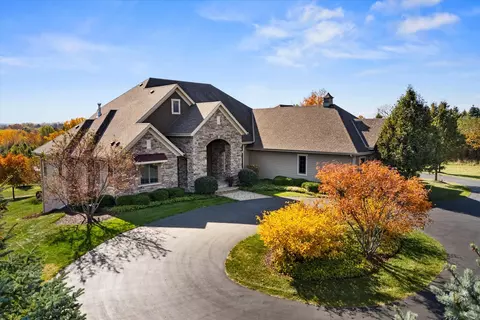 s8w33950 Waterville Lk, Oconomowoc, WI 53066