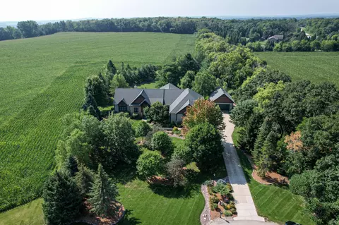 w256s10400 Sandhill Rdg, Mukwonago, WI 53149
