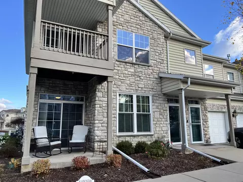 n16w26500 Meadowgrass #A, Pewaukee, WI 53072