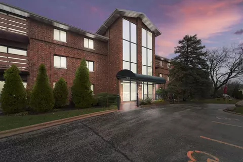 1618 S 115th #210, West Allis, WI 53214