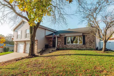 2820 Coventry, Waukesha, WI 53188