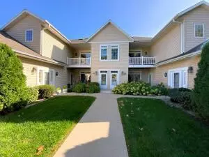 w397n5990 Autumn Woods, Oconomowoc, WI 53066