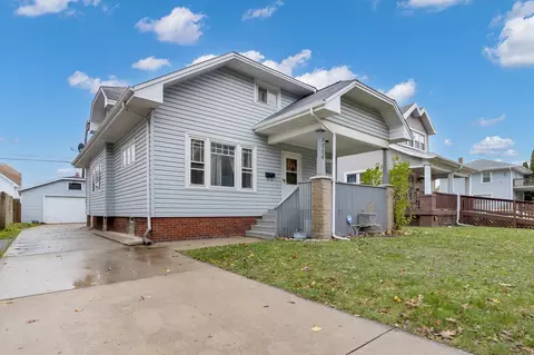 2006 Grand, Racine, WI 53403