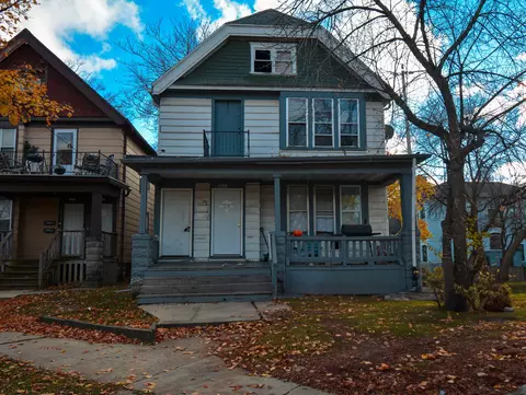 3639 W Sarnow #3641, Milwaukee, WI 53208