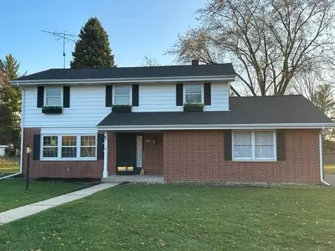 3037 Clayton, East Troy, WI 53120