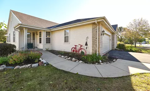 2810 Raintree, Waukesha, WI 53189