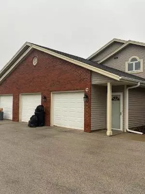 668 Westfield #D, Pewaukee, WI 53072