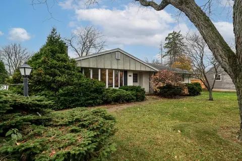 3221 3 Mile, Racine, WI 53404