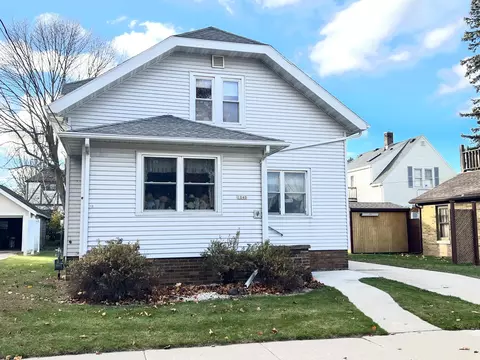 1040 N 13th, Manitowoc, WI 54220