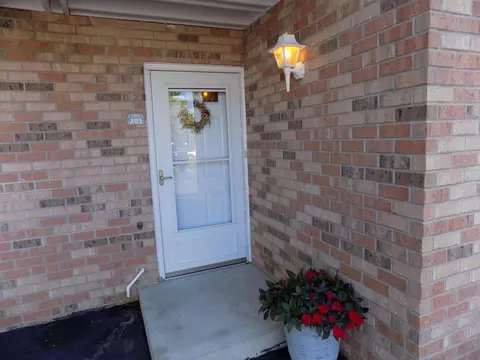 1219 N Sunnyslope #205, Mount Pleasant, WI 53406