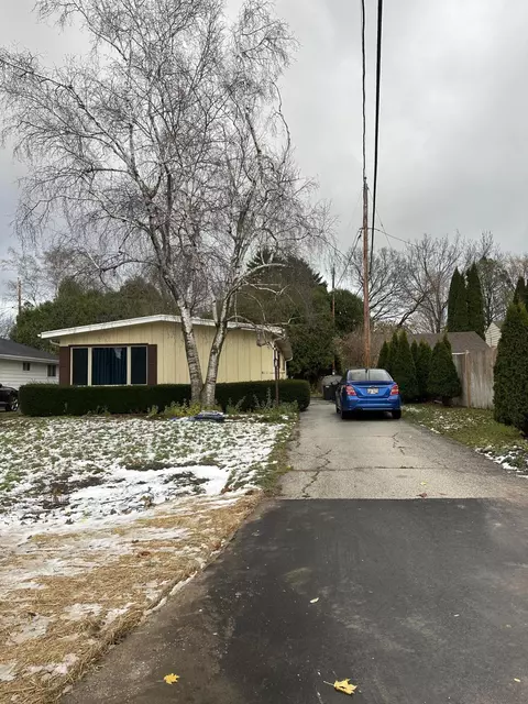 8010 N Mohawk, Fox Point, WI 53217