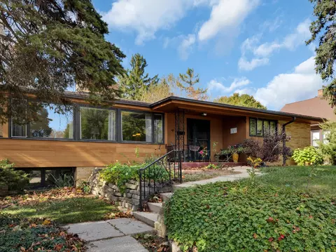 1336 Virginia, Racine, WI 53405