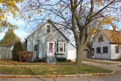 1912 26th, Two Rivers, WI 54241