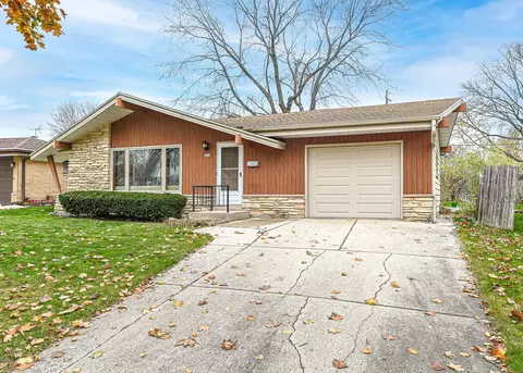 8646 W Ohio, Milwaukee, WI 53227