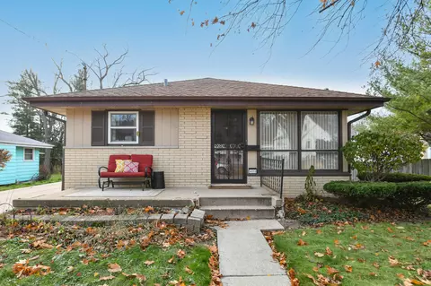 4113 W Kiehnau, Milwaukee, WI 53209