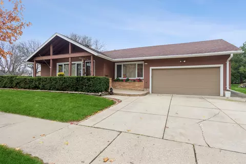 709 N 72nd, Wauwatosa, WI 53213