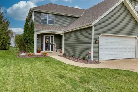 911 Spring Waters, Oconomowoc, WI 53066