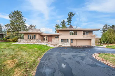 4927 River Hts, Manitowoc, WI 54220