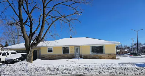 1101 N 17th, Manitowoc, WI 54220