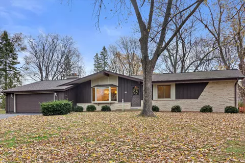 5174 S 45th, Greenfield, WI 53220