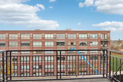 1924 N Hubbard #502, Milwaukee, WI 53212