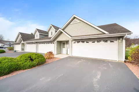 1516 Watercress, West Bend, WI 53095