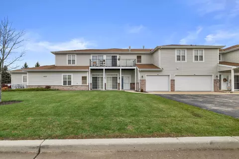 6620 Meadowlands #8A, Pleasant Prairie, WI 53158