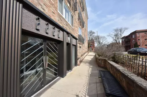 2222 E Belleview #203, Milwaukee, WI 53211