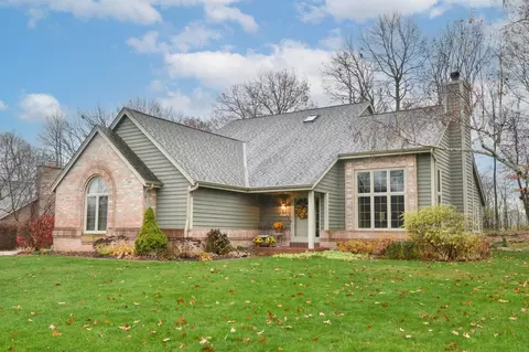 12125 W Black Oak, Greenfield, WI 53228