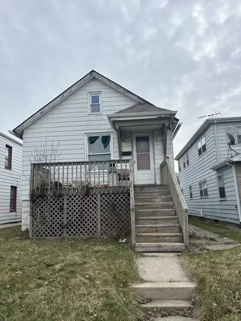 2172 S 76th, West Allis, WI 53219