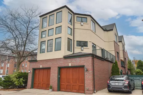 2010 E Windsor #D, Milwaukee, WI 53202