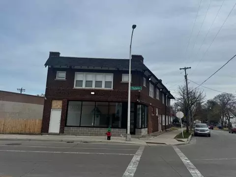 3700 N Teutonia #3702, Milwaukee, WI 53206