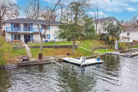 n57w34476 Nickels Pt, Oconomowoc, WI 53066