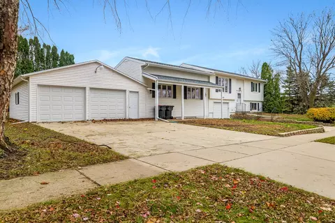 811 Shu Lar, Clinton, WI 53525