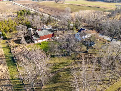 1996 Cedar Sauk, Saukville, WI 53080