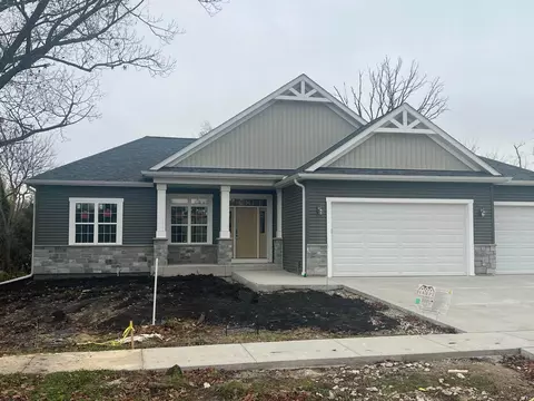 2124 Ravenswood, Burlington, WI 53105