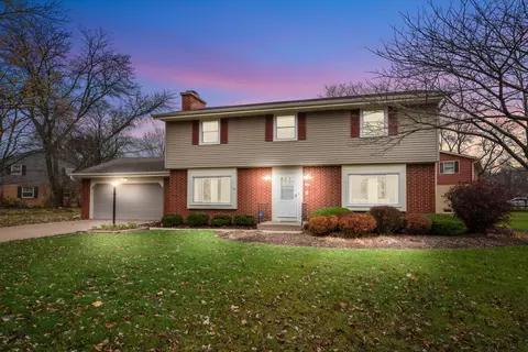 6400 N Bittersweet, Glendale, WI 53217