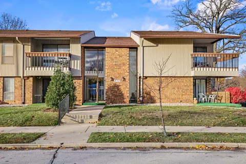 8102 W Oklahoma #8, West Allis, WI 53219