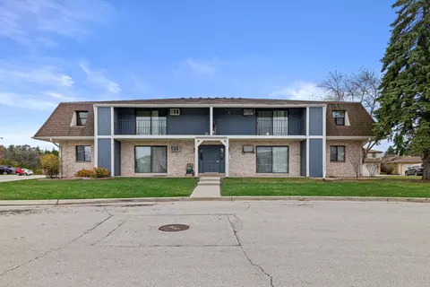 3195 W Mangold #H, Greenfield, WI 53221