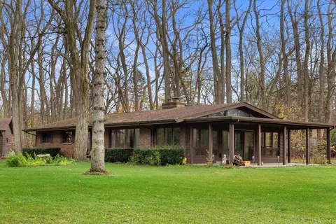 940 Green Bay, Somers, WI 53144