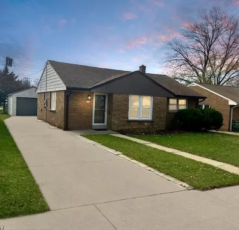 7101 W Bennett, Milwaukee, WI 53219