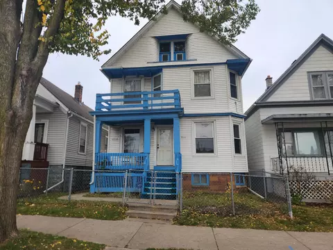 2333 W Rogers St #2333-A, Milwaukee, WI 53204