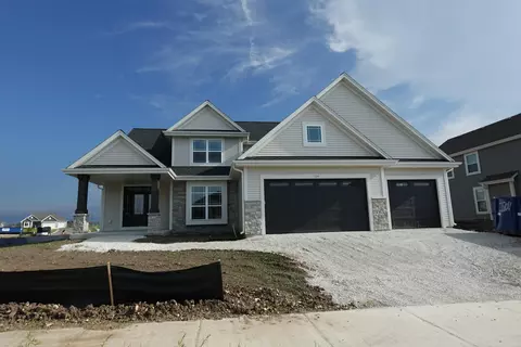 1299 Violet, Oconomowoc, WI 53066