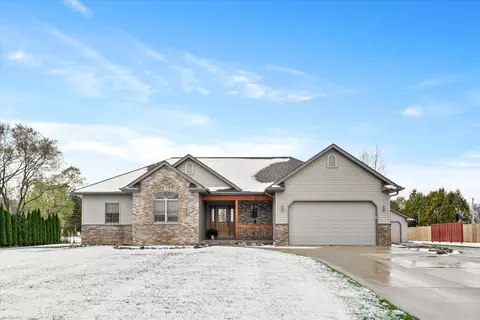 w4245 Jung Road, Fredonia, WI 53080