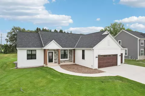 w251n2315 Valleyview, Pewaukee, WI 53072