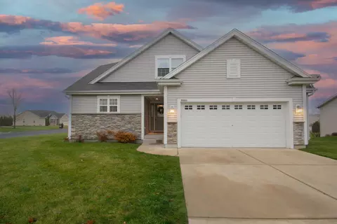 n8066 Woody Lane, Ixonia, WI 53036