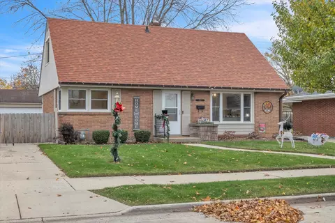 1011 Shorecrest, Racine, WI 53402