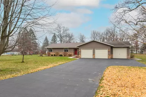 1209 Oakwood, Elkhorn, WI 53121